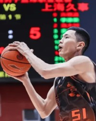 开云-陈林坚半场9中5得到13分，其余队友合计32中7仅22%得到19分
